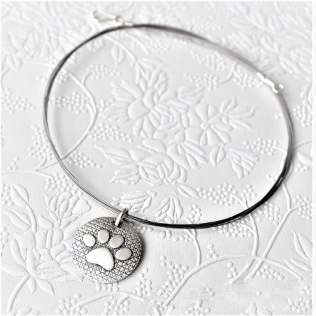 Naszyjnik łapa mała z tłem, linki