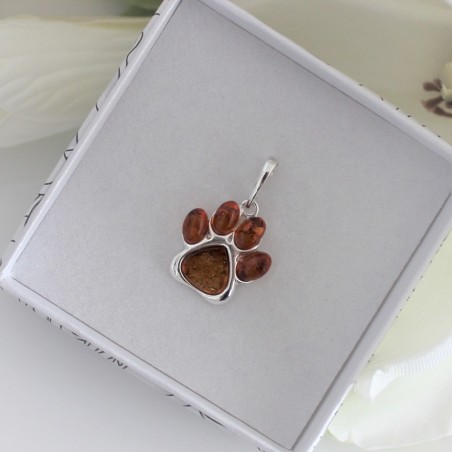 Zawieszka łapka z bursztynem