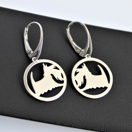 Kolczyki Terier Szkocki w okręgu