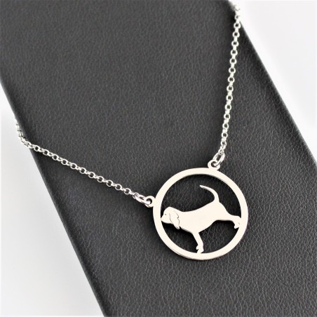 Naszyjnik Bloodhound w okręgu