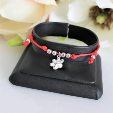 Bransoletka łapka pełna na sznurku