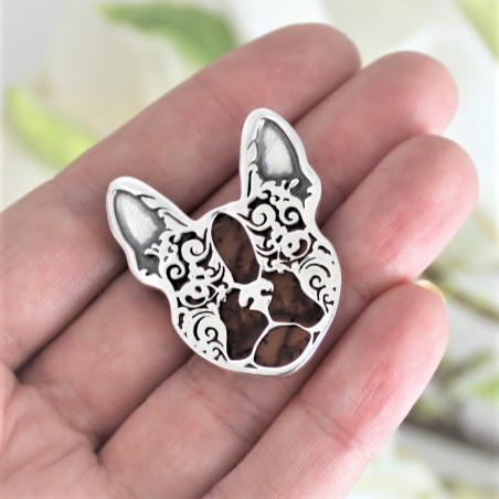 Broszka Buldog Francuski z bursztynem