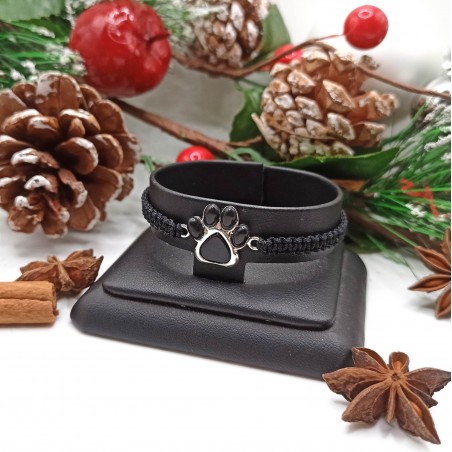 Bransoletka sznurkowa z łapką i onyksem