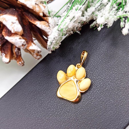 Zawieszka łapka z bursztynem mlecznym pozłacana